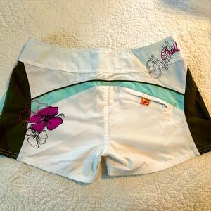 Young ladies Roxy shorts. New condition.